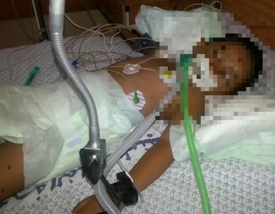 Bimbo rifiuta di fare i compiti: il padre lo percuote con un tubo