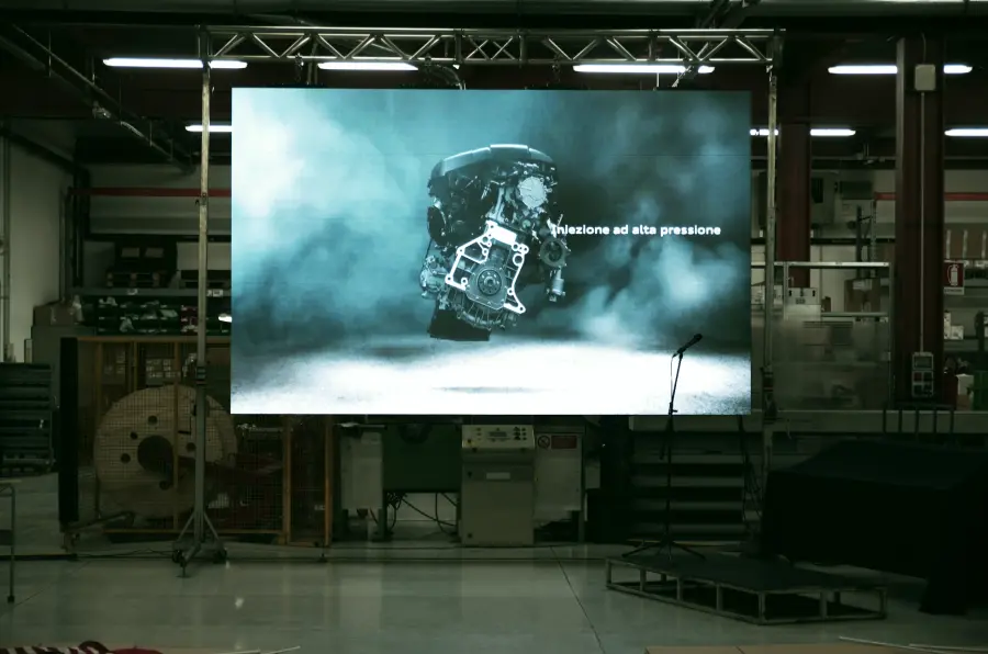 Perchè siamo passati dai monitor tradizionali ai led