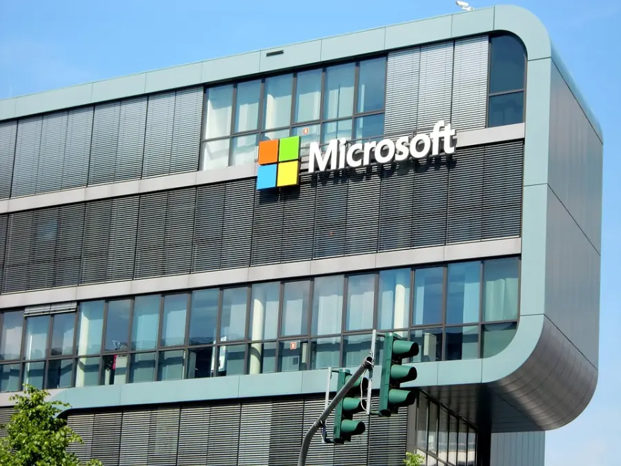Microsoft compra Linkedin per 26,2 miliardi di dollari, shopping social
