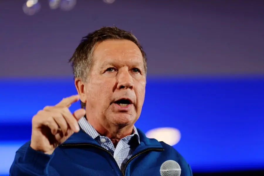 Elezioni Usa 2016: John Kasich getta la spugna, gongola Trump