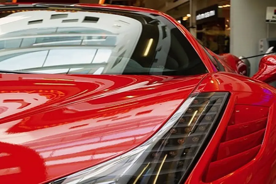 Dentista di Sassari risultava nullatenente e girava in Ferrari