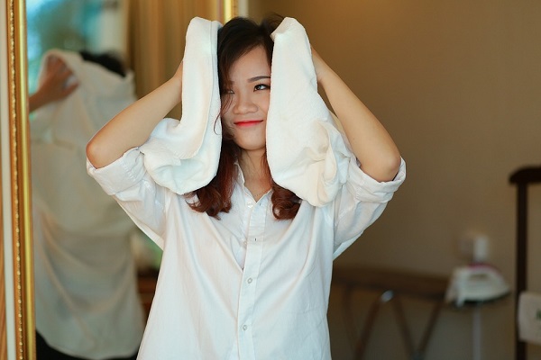 Cina, donna sente tutte le voci, tranne quella del fidanzato