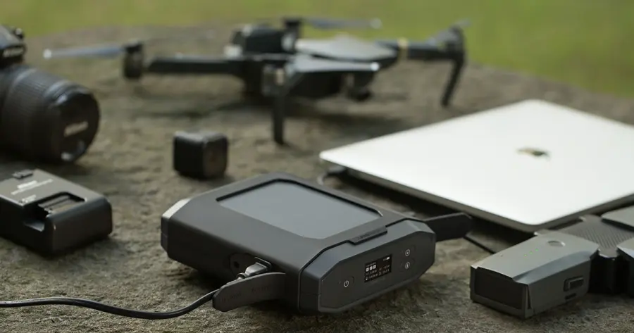 Omni Ultimate, il nuovo powerbank da 40300 mAh con batteria removibile